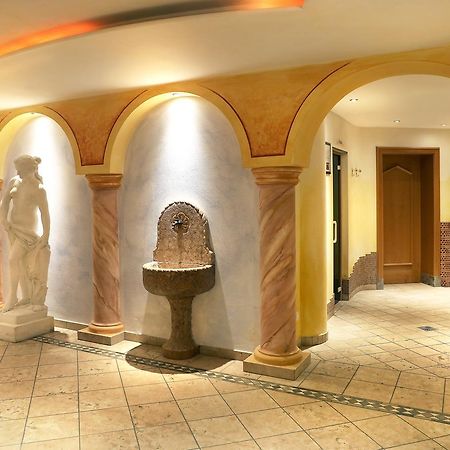 Hotel Maria Theresia Schlanders Exterior foto