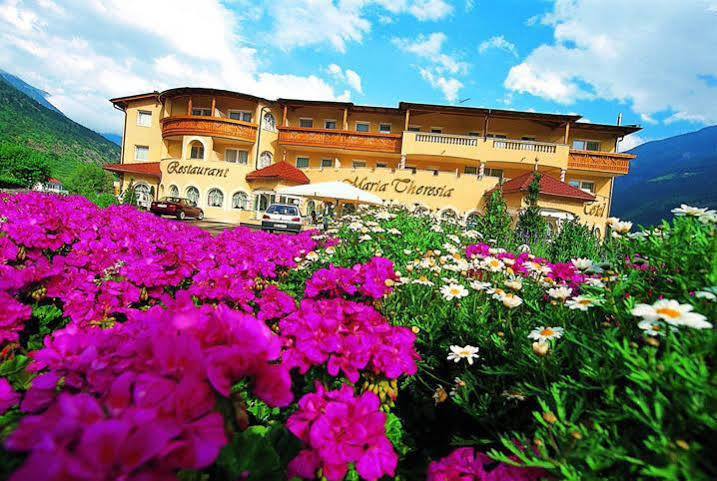 Hotel Maria Theresia Schlanders Exterior foto
