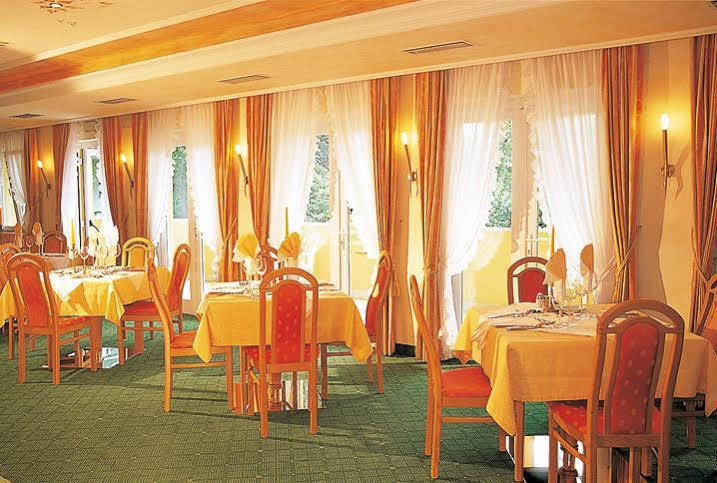 Hotel Maria Theresia Schlanders Exterior foto