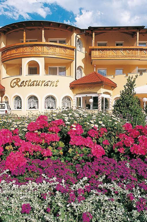 Hotel Maria Theresia Schlanders Exterior foto