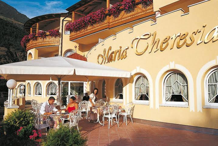 Hotel Maria Theresia Schlanders Exterior foto
